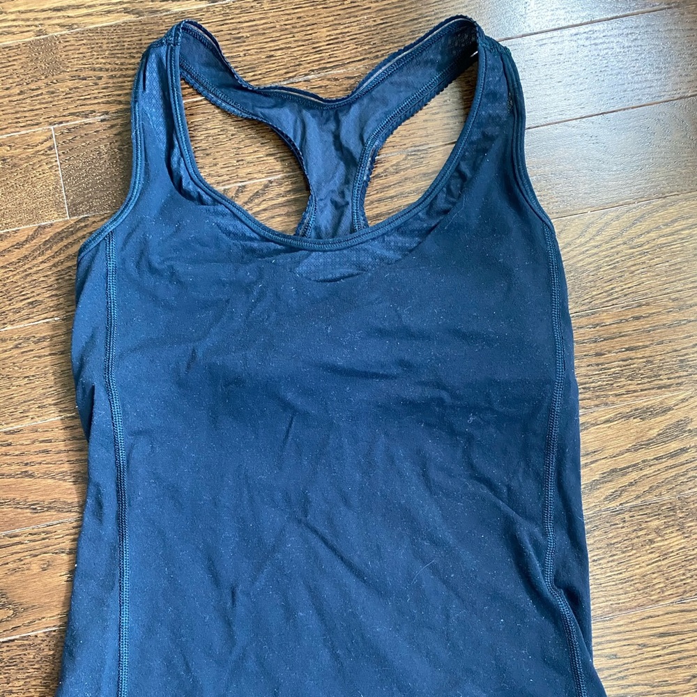 Lululemon size 4 workout top